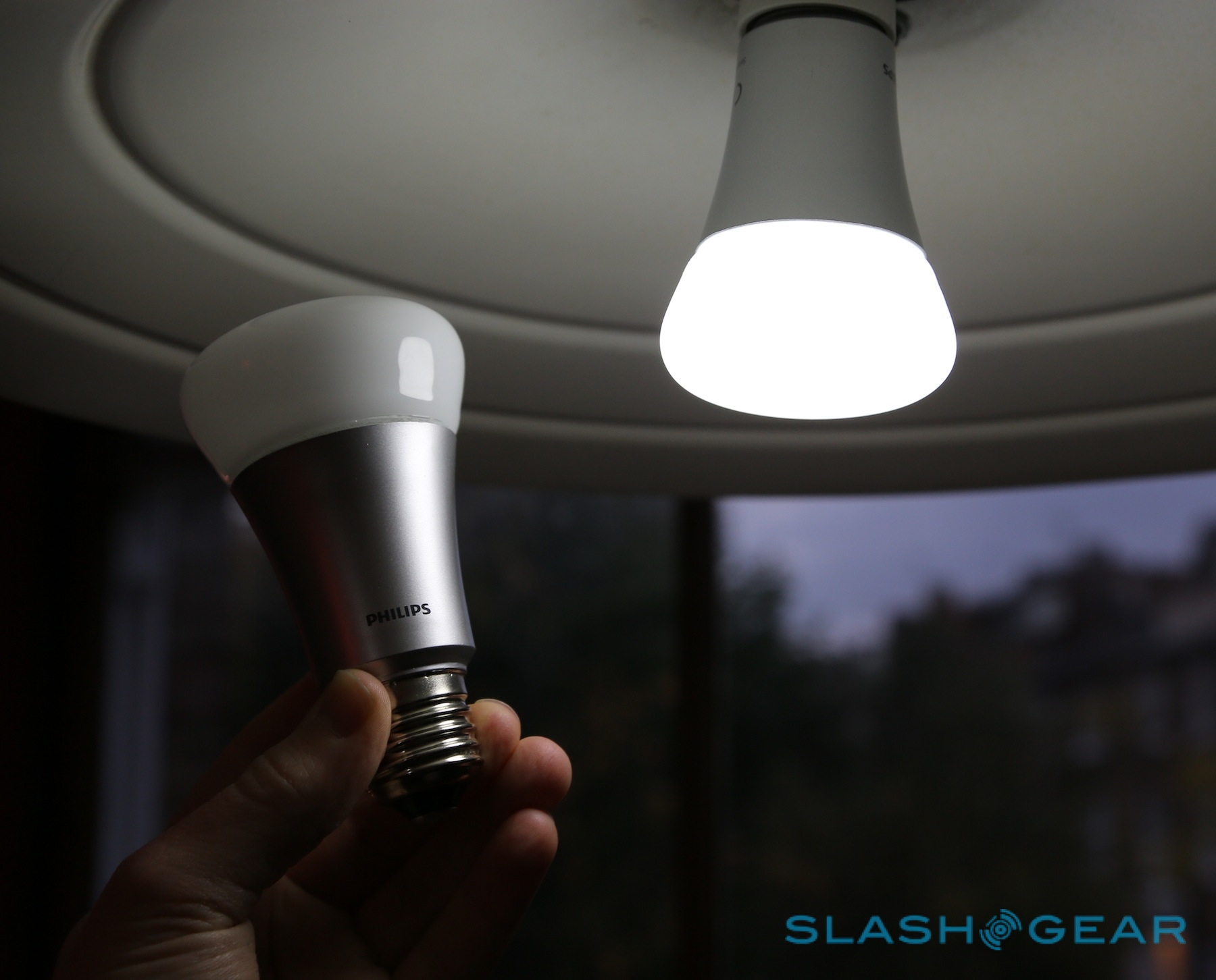 Philips Hue Review SlashGear