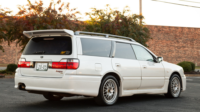 White Nissan Stagea Autech 260RS