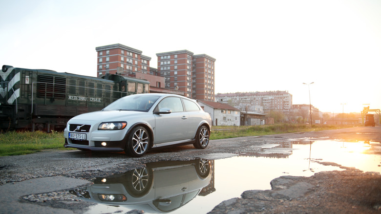 A Volvo C30 T5 R-Design in silver, front 3/4 view