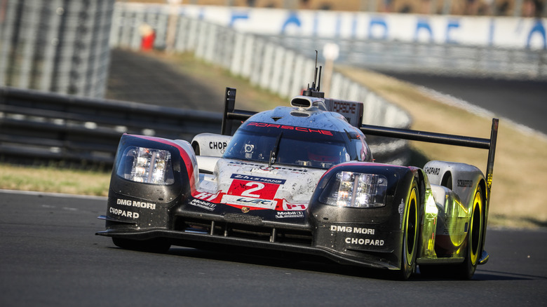 Porsche 919 Hybrid driving on a track