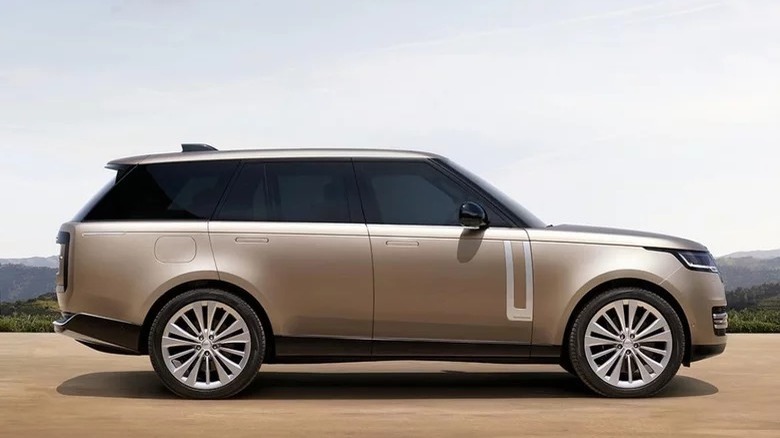 2022 Range Rover Side Profile 