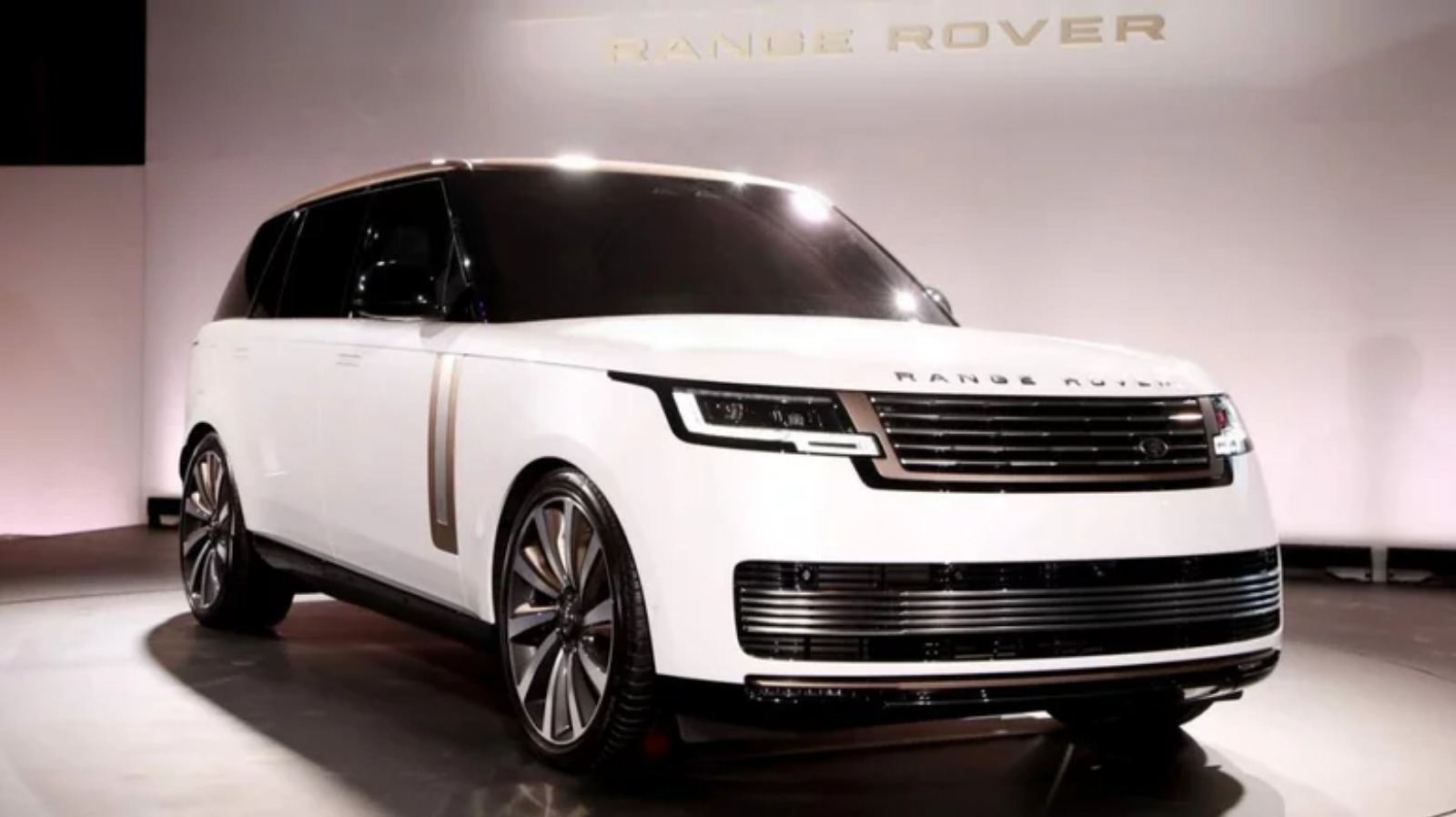 An Iconic Luxury SUV: Range Rover