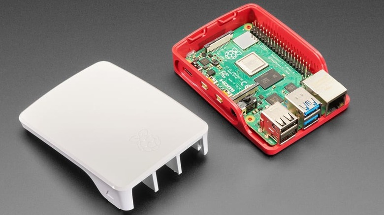 Official Raspberry Pi Foundation Raspberry Pi 4 Case