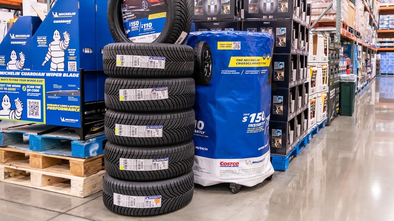 Vehicle tires in the snow