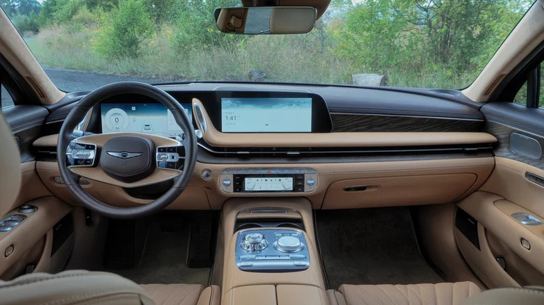 Genesis G90 interior