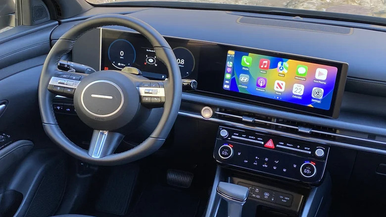 Hyundai Santa Cruz interior