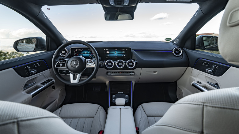 Mercedes-Benz GLA interior