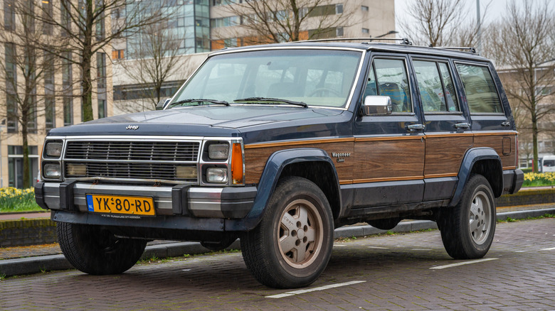 jeep with wood grain exterior