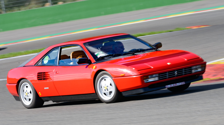 Ferrari Mondial on track