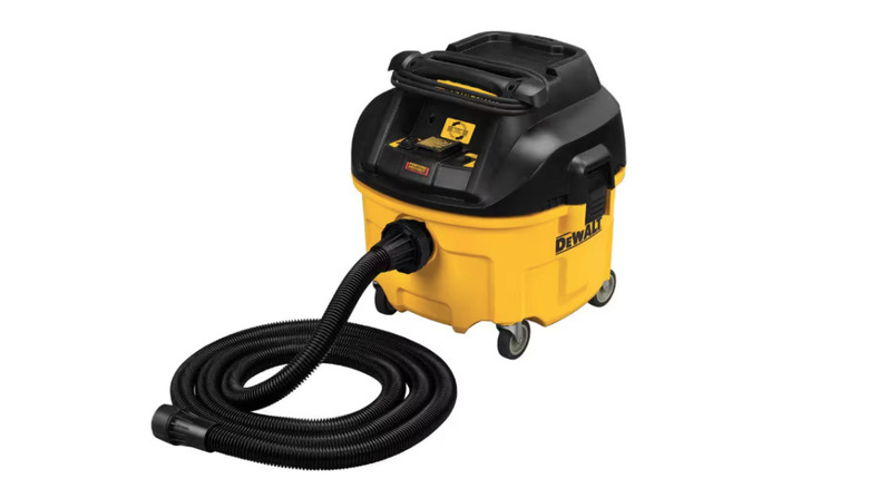 DeWalt DWV010 8-Gallon HEPA Dust Extractor on display