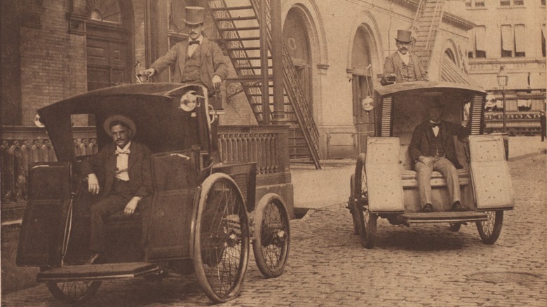 Two Electrobat taxis in the street