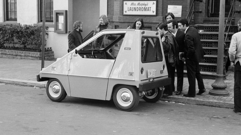 Sebring-Vanguard CitiCar on the street