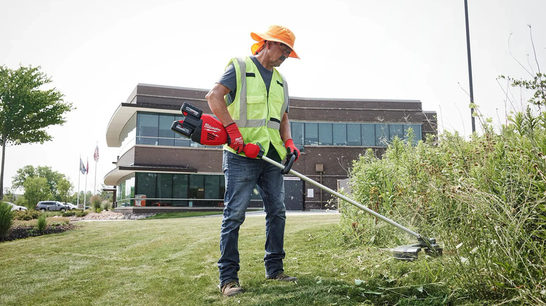 Milwaukee Dual Battery String Trimmer