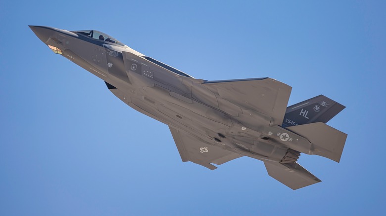 F35 Lightning II at an airshow
