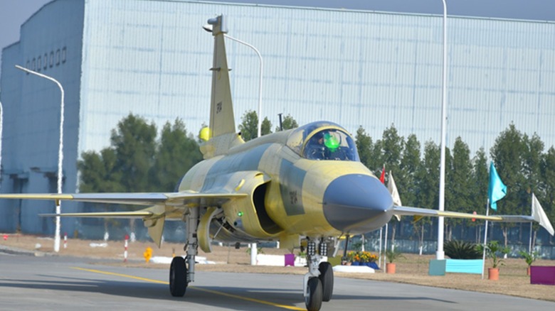 pac jf-17 thunder aircraft runway