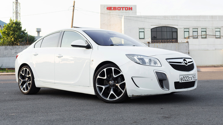 The Opel Insignia OPC in white, front 3/4 view