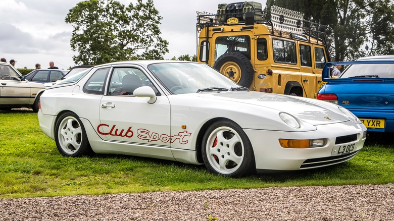 The Porsche 968 CS in white, front 3/4 view