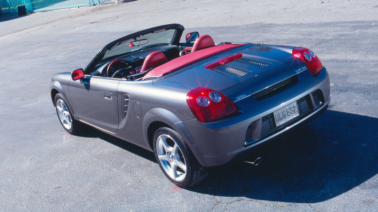 Third-gen Toyota MR2 Spyder rear view from above