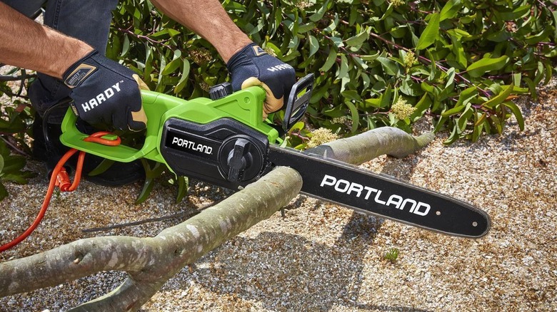 Portland Electric Chainsaw