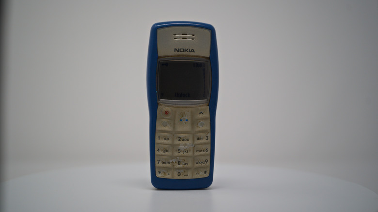 An old Nokia phone  