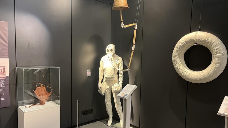 Da Vinci diving suit in museum