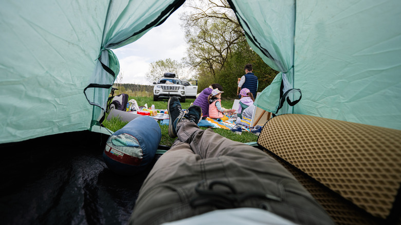 tailgate tent camping