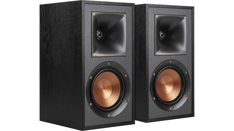 A stock photo of the Klipsch R-41M bookshelf speakers