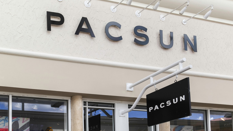 Pacsun storefront with sign