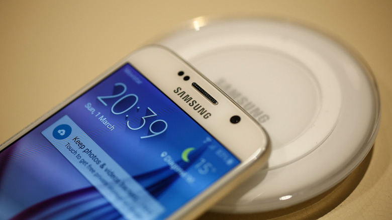 Samsung Galaxy S6 phone with Qi charger