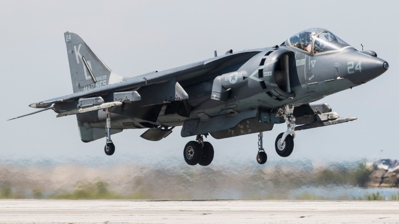 AV-8B Harrier II vertical landing