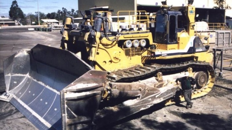 Komatsu D575 Super Dozer