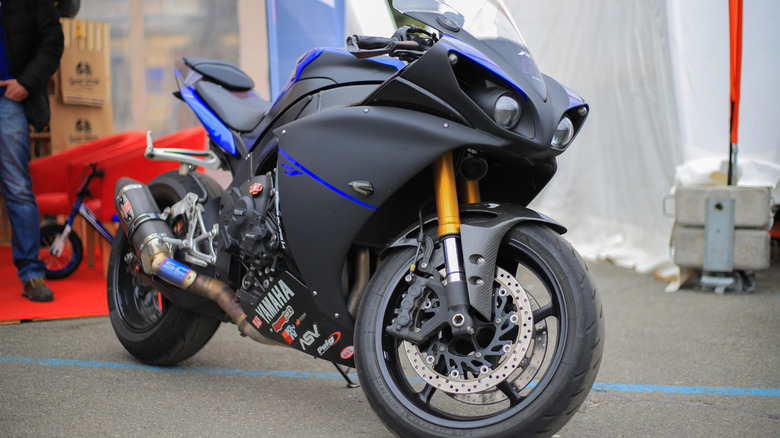 Black and blue Yamaha R1