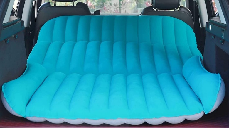 Inflatable car mattress