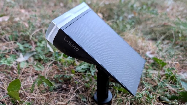 The Linkind Smart Solar Spotlight