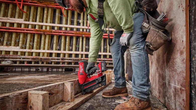 M18 FUEL Duplex Nailer