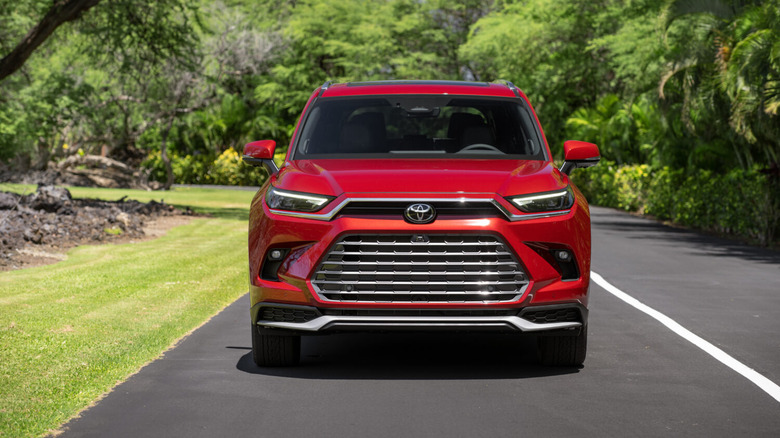 2024 Toyota Grand Highlander front view