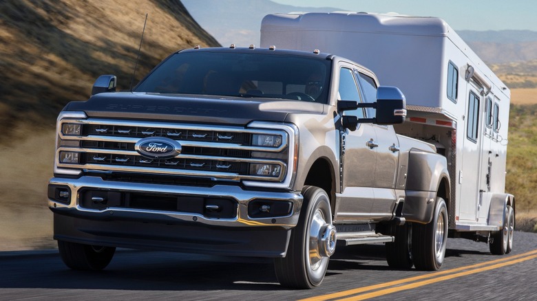 Ford Super Duty F-350 Lariat Gray