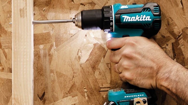 Makita drill boring hole in stud