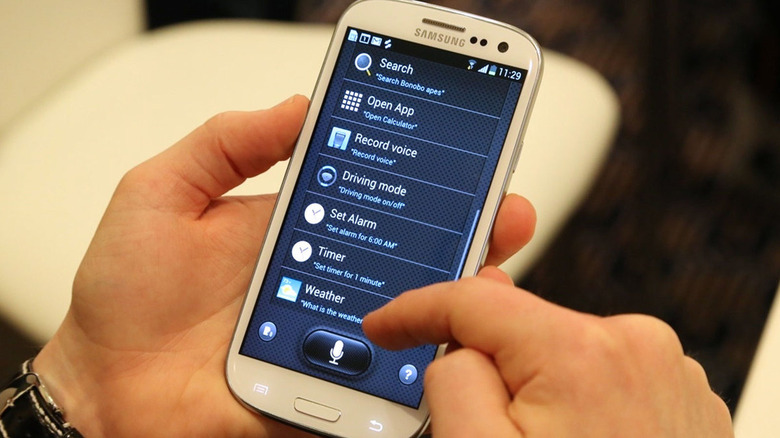 Hands holding Samsung Galaxy S3