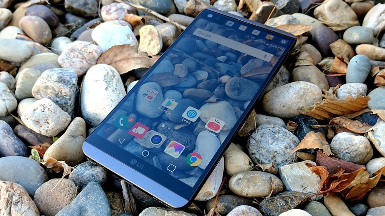 LG V20 on rocks