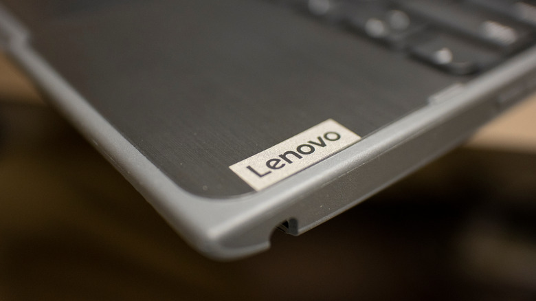 Zoomed in picture of the Lenovo logo on a chromebook