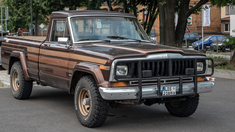 Classic Jeep Gladiator J20 Pickup Truck