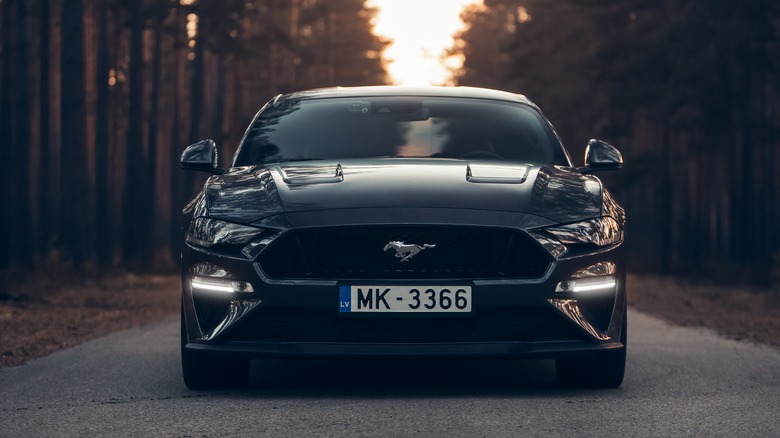 An S550 Ford Mustang in gray, front view