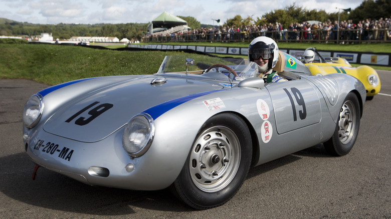 Porsche 550 Spyder racing