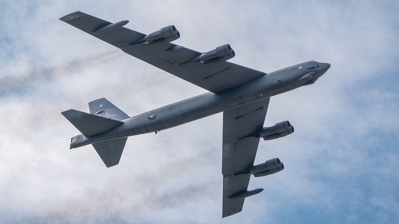 Below view of B-52 Stratofortress