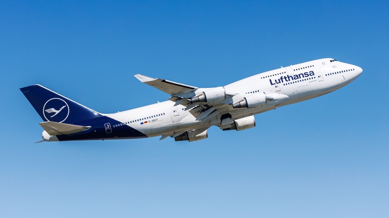 A Lufthansa Boeing 747