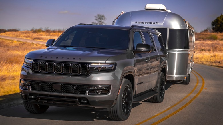 Jeep Wagoneer L Towing