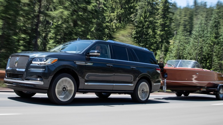 Lincoln Navigator Towing