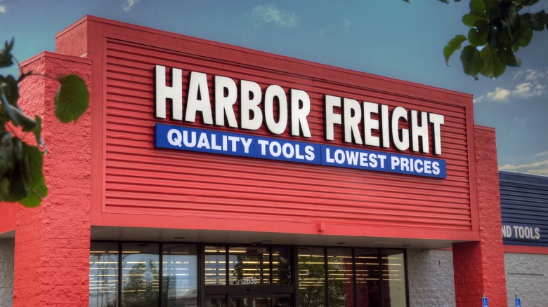 storefront of a Harbor Freight