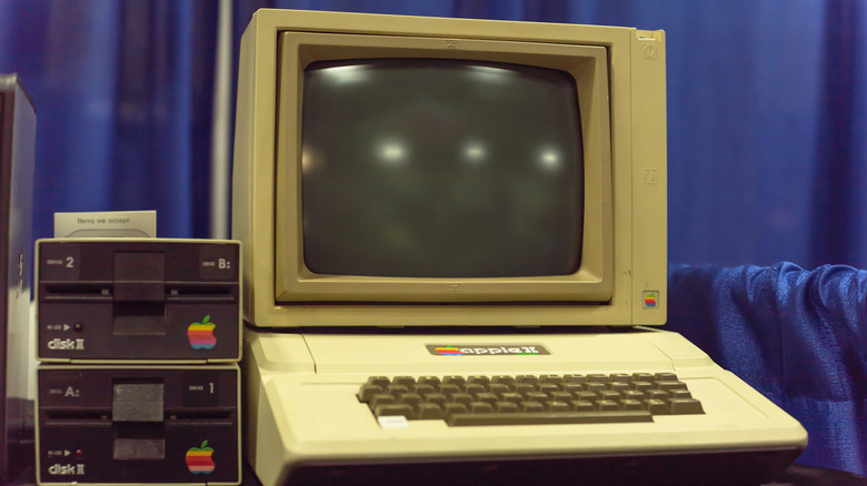 An Apple II on display